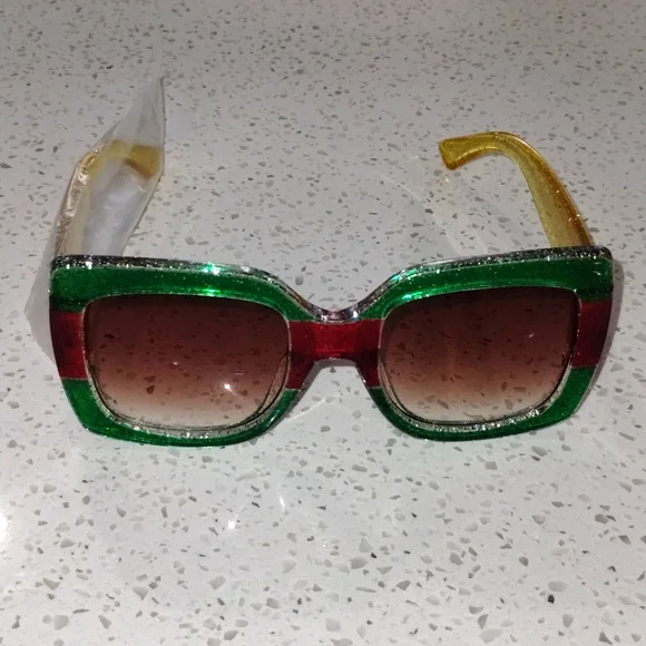 Ladies Square Oversized Framed Color Blocked Sunglasses (Green/Red/Gold) - New!! - Picture 4 of 5